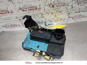 O136248 Gebruikte portierslot mechaniek 4deurs links-voor Volvo S80