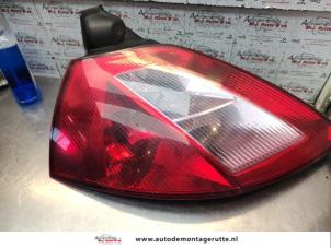 O136456 Gebruikte achterlicht links Renault Megane