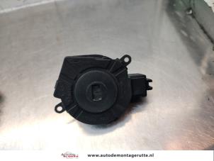 Kontaktslot + computer van een Volvo V50 (MW) 1.6 D 16V 2006