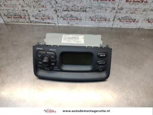 O136512 Gebruikte radiobedienings paneel Toyota Yaris
