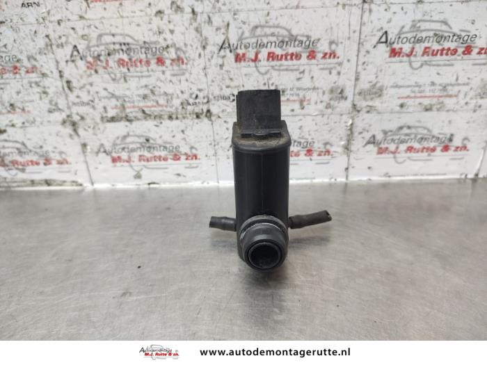 Gebruikte Ruitensproeierpomp voor Toyota Starlet O136554