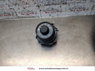 O136651 Gebruikte kachel bedieningspaneel Toyota IQ