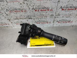 O136695 Gebruikte ruitenwis schakelaar Toyota IQ