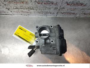 O136709 Gebruikte gasklephuis Toyota IQ