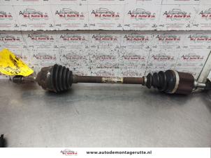 O136768 Gebruikte cardanas links-voor (vwa) Peugeot 207