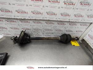 O136782 Gebruikte steekas links-voor Renault Twingo