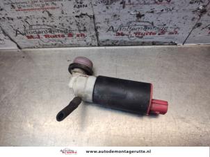 O136818 Gebruikte ruitensproeierpomp voor Toyota Yaris