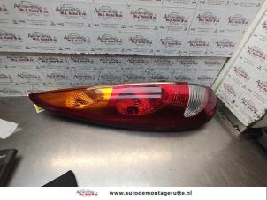 O136961 Gebruikte achterlicht links Nissan Almera