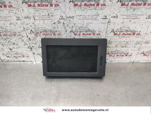 O136986 Gebruikte navigatie display Renault Clio