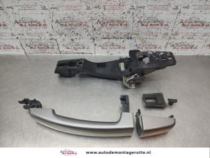 O137018 Gebruikte deurgreep 4deurs rechts-voor Landrover Discovery