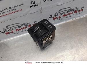 O137063 Gebruikte schakelaar koplamp ihv Volkswagen Passat