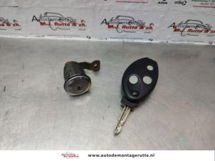 O137118 Gebruikte portierslot cilinder links Citroen Xsara