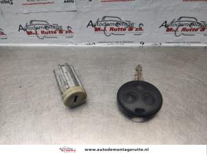 O137157 Gebruikte sleutel+contactslot Smart City Coupe
