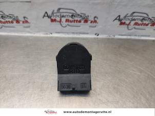 O137158 Gebruikte elektrisch deel contactslot Smart City Coupe