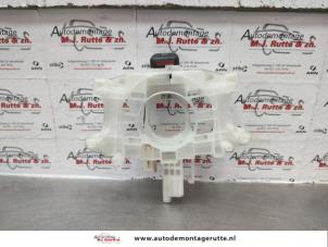 O137181 Gebruikte schakelaar Subaru Legacy
