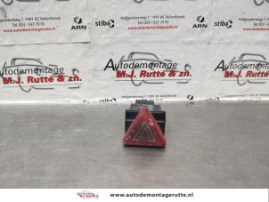 O137194 Gebruikte alarmlicht schakelaar Audi A3