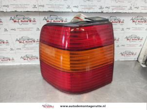 O137259 Gebruikte achterlicht links Volkswagen Passat