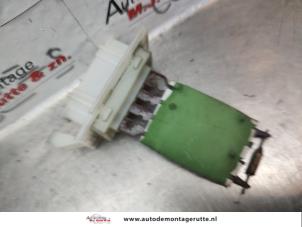 O137276 Gebruikte kachel weerstand Volkswagen Touran
