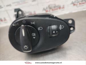 Gebruikte Schakelaar Licht Ford Focus 1 1.6 16V Prijs op aanvraag aangeboden door Autodemontage M.J. Rutte B.V.