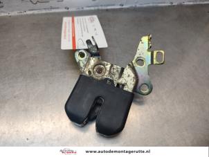 O137463 Gebruikte slotmechaniek achterklep Toyota Celica