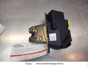 O137472 Gebruikte achterklep slotmechaniek Volvo S80