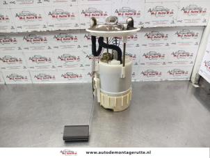 O137550 Gebruikte brandstofpomp elektrisch Renault Laguna