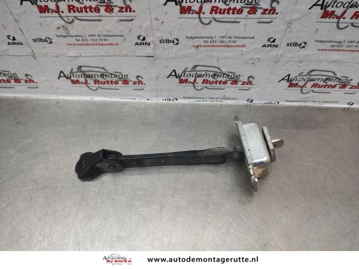 Gebruikte Deurvanger 4Deurs links-achter Nissan Note O137577