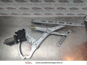 O137614 Gebruikte ruitmechaniek 2deurs rechts-voor Mercedes SLK