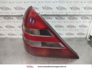 O137627 Gebruikte achterlicht links Mercedes SLK