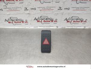 O137645 Gebruikte paniekverlichtings schakelaar Suzuki Swift