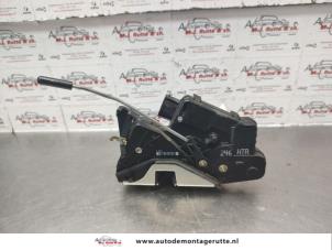 O137681 Gebruikte portierslot mechaniek 4deurs rechts-achter BMW 3-Serie