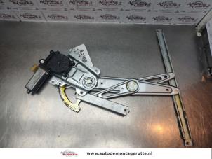 O137716 Gebruikte ruitmechaniek 4deurs links-voor Toyota Yaris