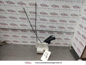 O137814 Gebruikte slotmechaniek portier 4deurs rechts-achter Suzuki Alto