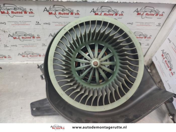 Chaufage Ventilatiemotor van een Audi A2 (8Z0) 1.4 16V 2001