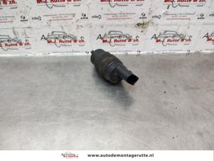 O138336 Gebruikte ruitensproeierpomp voor Audi A4