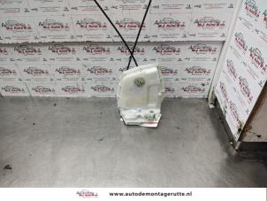 O138378 Gebruikte deurslot mechaniek 4deurs rechts-achter Opel Agila