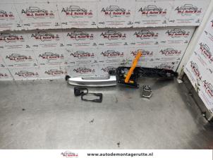 O138385 Gebruikte deurgreep 4deurs rechts-achter Opel Agila