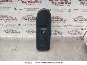 O138489 Gebruikte schakelaar elektrisch raam Peugeot 308