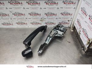 O138490 Gebruikte deurgreep 4deurs links-achter Peugeot 308