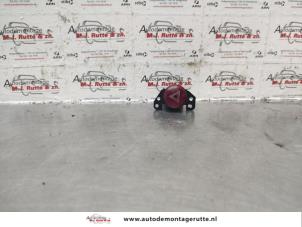 O138617 Gebruikte paniekverlichtings schakelaar Mitsubishi Colt