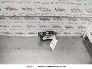 O138628 Gebruikte slotmechaniek portier 4deurs links-achter Fiat Punto
