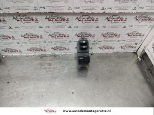 O138668 Gebruikte schakelblok ruiten Toyota Yaris