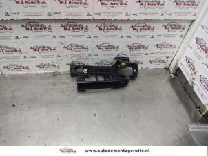 O138669 Gebruikte portiergreep 2deurs rechts Toyota Yaris