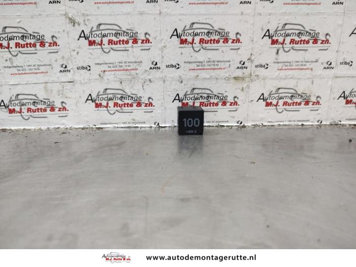 Gebruikte Relais Seat Ibiza O138828