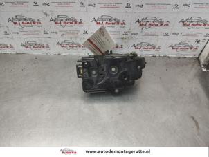 O138891 Gebruikte portierslot mechaniek 2deurs rechts Seat Arosa