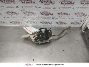 O138966 Gebruikte slotmechaniek portier 4deurs rechts-voor Opel Agila