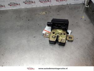 O139009 Gebruikte achterklep slotmechaniek BMW Mini One