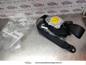 O139042 Gebruikte veiligheidsgordel links-voor Toyota IQ