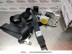 O139039 Gebruikte veiligheidsgordel rechts-voor Toyota IQ
