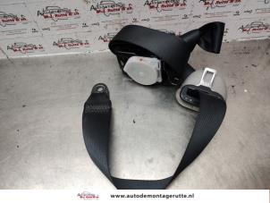 O139041 Gebruikte veiligheidsgordel links-achter Toyota IQ